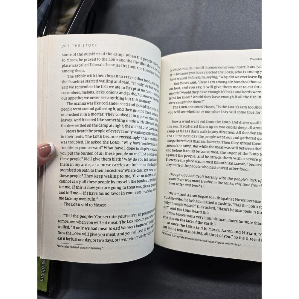 NIV, the Story, Comfort Print : The Bible As One Continuing Story of God and...